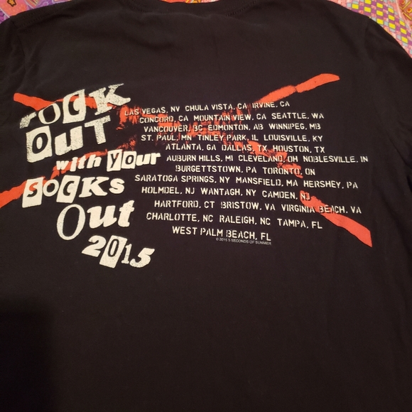 🎸 5 Seconds of Summer Concert T-Shirt 🎸 - Picture 5 of 5